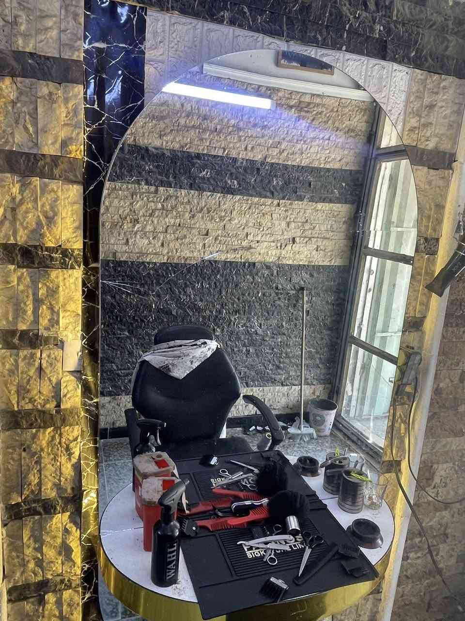 مرايات للبيع
***********
