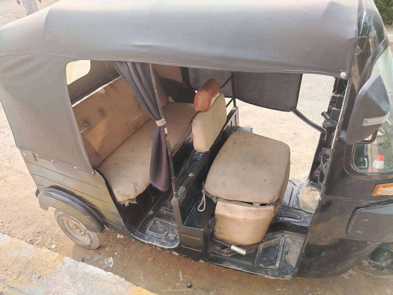 السلام عليكم تكتك البيع موديل 2019/12/31محرك خير من الله  تكتك كبل الشارع كهربائيات كله شغاله دبلات القم تايرات كله جديد الويات ضفاير مري كله جديد المحرك بي ضمان سنه ترايه وين مايعجبك اوراق مكاني الدوره السعر 5مليون رقمي ***********5
