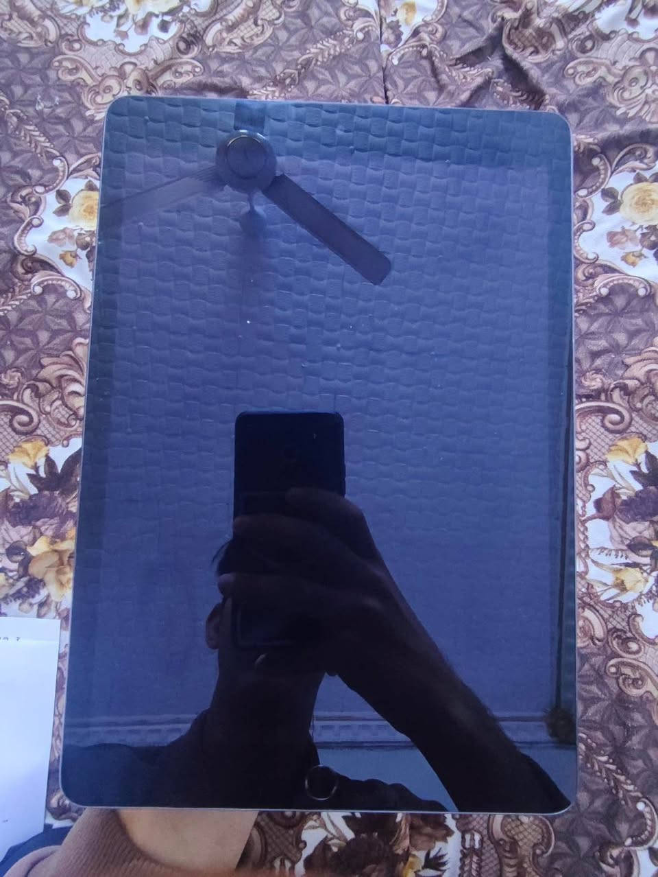 ايباد 9
الذاكره 64  فول موصفات
البطاريه ماعرف شكد بس كلش زينه التليفون نضيف  100%100
كامل الملحقات مع شاحنه وكارتونه وكفر 
بكاني بغداد الشعب يم مستشفى الزهره الهلي نهاية الفورتات 
السعر 225 وبي مجال حك جيتك


**إذا كنت صاحب هذا الإعلان وتريد حذفه لأي سبب، رجاءا أرسل رسالة إلى الدعم الفني**