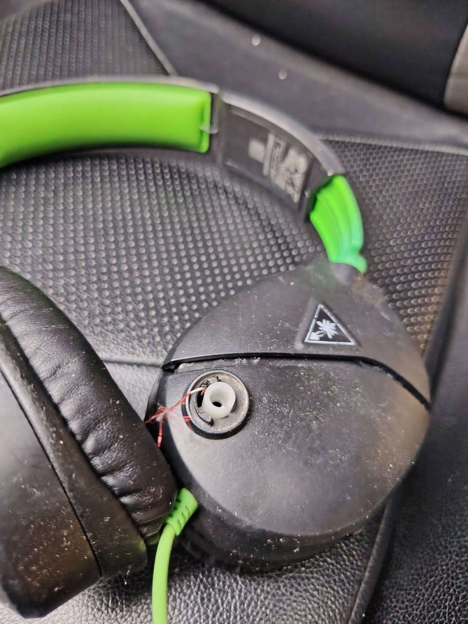 سماعه بااله اصليه صنع فيتنام
واير اواكس
نقص فقط المايك


**إذا كنت صاحب هذا الإعلان وتريد حذفه لأي سبب، رجاءا أرسل رسالة إلى الدعم الفني**