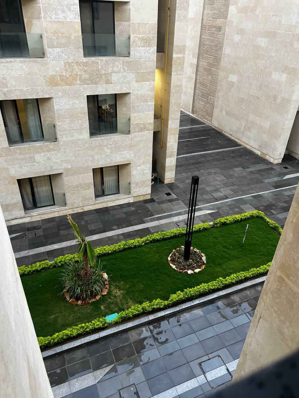 🛑  شقة للبيع 🛑
📌 الموقع: مجمع الوافي السكني – بغداد / التاجيات/ مجاور مرور التاجيات

🏠 المساحة: 171 م² – الطابق الأول

🔸 نظام دوبلكس (طابقين)

🔸 الزون الاول بناية 11 موقع كلش مميز على شارع المجمع الرئيسي مقابل الحديقة 

التوزيع الداخلي:

الطابق الأرضي: صالة كبيرة + مطبخ + مجموعة صحية

الطابق الاول: 4 غرف نوم + مخزن + مجموعة صحية

✨ مميزات البناء:

نظام (ICF) يوفر عزلاً حرارياً وصوتياً عالي الكفاءة

📅 موعد التسليم: جاهزة للسكن

💰 السعر الكلي:

 155 مليون كاش وبيها مجال للتفاوض

125 مليون قرض على المصرف العقاري (قسط شهري 660 ألف دينار تقريبا) مصاريف تحويل القرض على المشتري

سند مستقل خلال 2 الى 4 اشهر جاهز 

☎️ للتواصل: ***********
