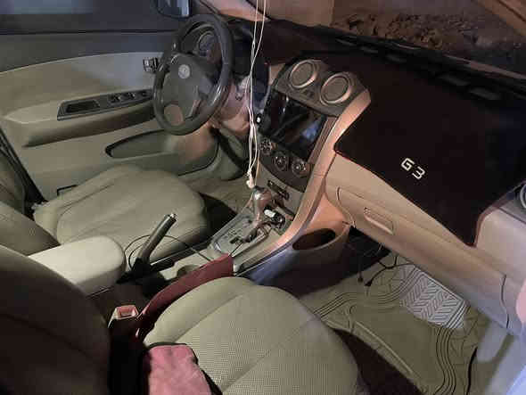 السلام عليكم بي واي دي g3  موديل 2013 بأسمي بغداد تحويل ثاني يوم 
نقصها تبريد وبيها معجون يم قبق البانزين سياره حلوه رقم انكليزي السعر 50 وبيها مجال *********** ( واتساب فقط) اتصل وتدلل تحياتي للجميع
