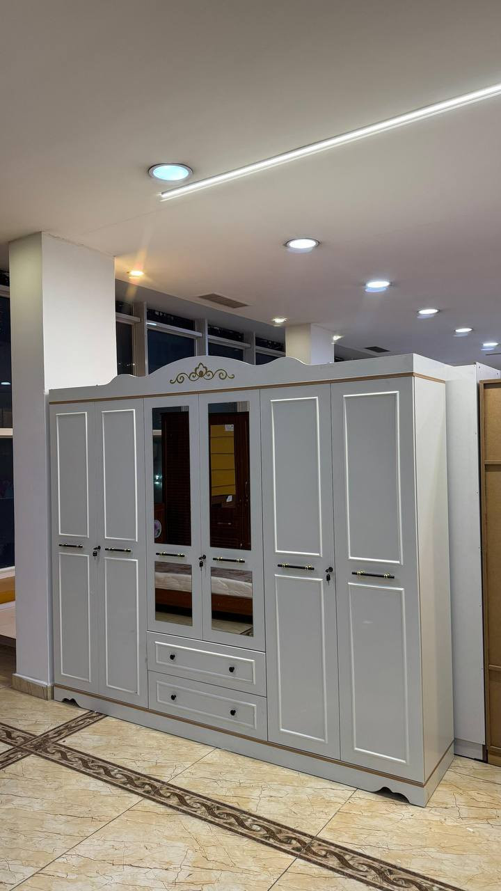 غرفة شبابي 
سرير..
كنتور 3 باب 
كنتور 4 باب 
كنتور 6 باب 
ميز تواليت 
كومدي 
للحجز والاستفسار يمكنك مراسلة الصفحة الرئيسية ✨ 
توجد خدمة توصيل كافة محافظات العراق 🚛


**إذا كنت صاحب هذا الإعلان وتريد حذفه لأي سبب، رجاءا أرسل رسالة إلى الدعم الفني**