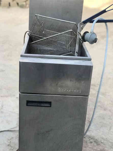 السلام عليكم 
قلاية للبيع بسعر مناسب ٣ مدافع  ام الحساس 
اخت الجديده المكان كربلاء
***********
