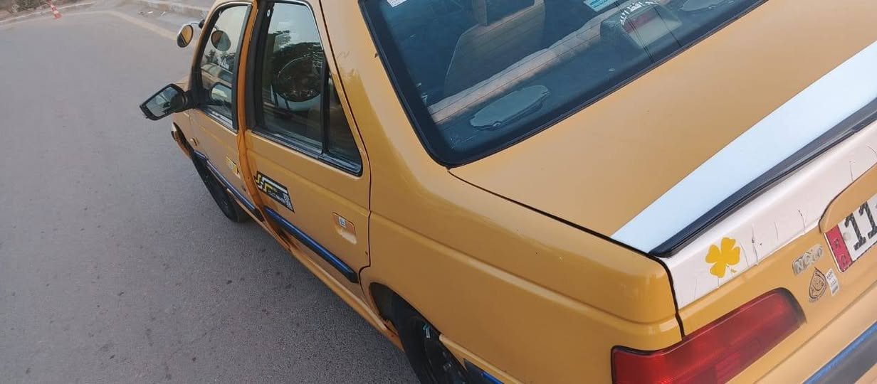 السلام عليكم بيجو بارص 2015بسمي مصفره هيهه وغرامه مكفوله من الضربه والصبغ بيه رصعه بلباب صغيره السعر 45الاتصال ***********
