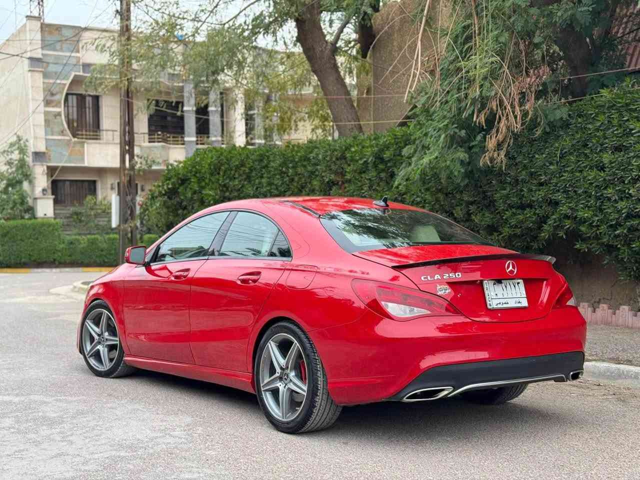 مرسيدس CLA موديـل 2018
وارد امريكي حادث جاملغ سايق مع الباب 
باب مبدل نفس اللون بلادي والجاملغ مصبوغ
ايربالك بردة فقط وصور الحادث مرفقة
داخل اوف وايت
شاشة كبيرة
محرك 2000 بحالة جيدة جداً 
رقم بغداد
مكان السيارة السيدية
سـعر ١٧٠ وبيهه مجال بسيط
*********** بغداد, العراق
