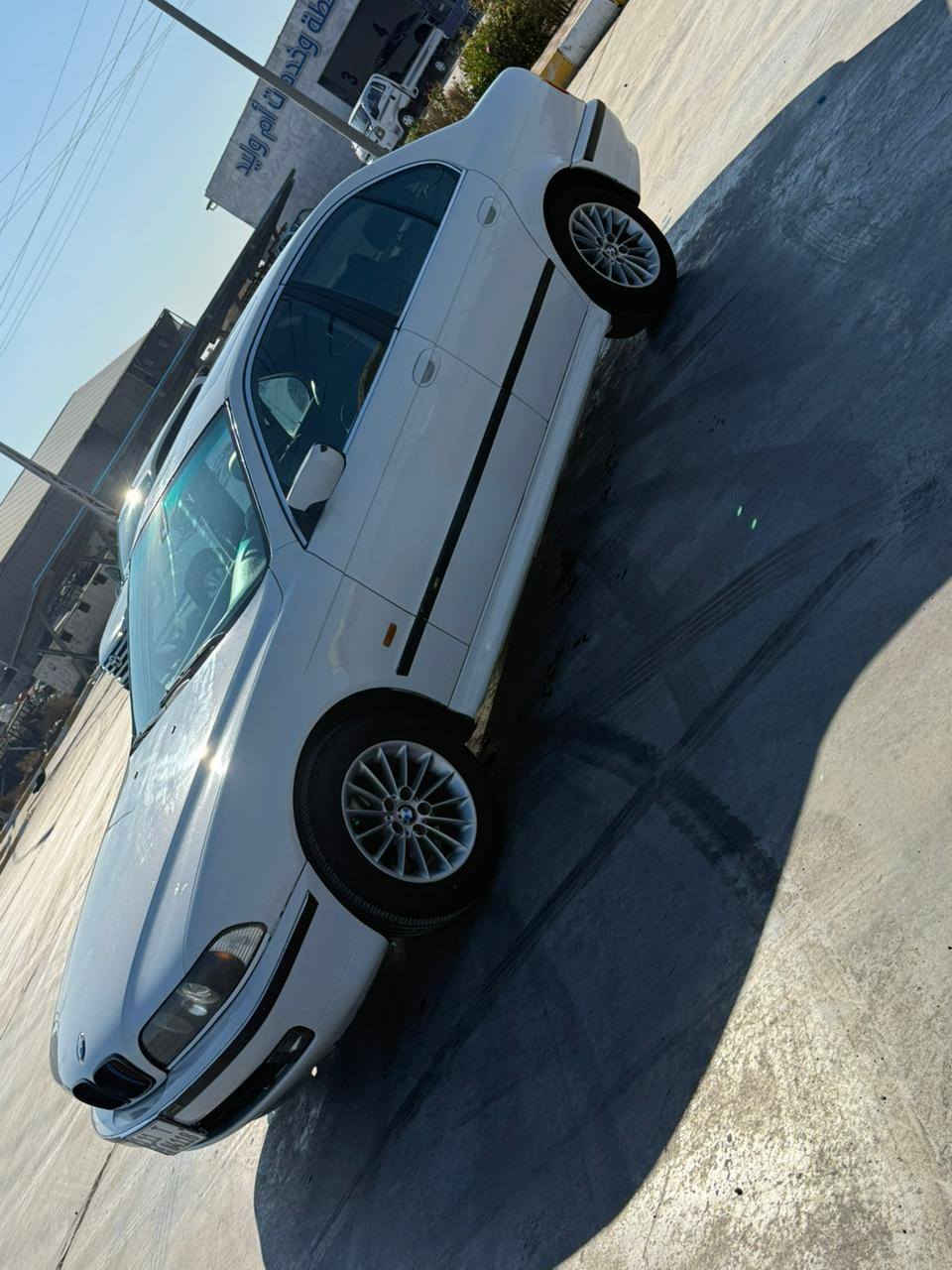 ٥٢٨ تك فانوس فول موصفات موديل ٩٨ غرفته كهرباء جلد برده كهرباء استيرن كهرباء تبريد منظومة ادامه كامله وفريز جديد تخم تاير جديد شاشة كاميرا حساسات خلفيه منظومه لايت عدسات اصليه محرك جديد حاويه رقم بغداد دولي هزه جديده مكانه بغداد سعره ٩٨ بيه مجال للشراي ان شاء الله ***********
