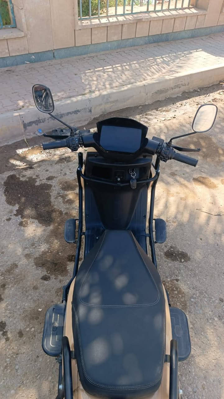 اسلام عليكم شبابنه

دراجه شحن جديده جديده صارلها تقريبن شهر من طلعت من الوكيل السعر 950 الف وبيها مجال بسيط
اليريدها بي خير ويدلل مكاني شاميه
 هاذا رقمي لتواصل  ***********
