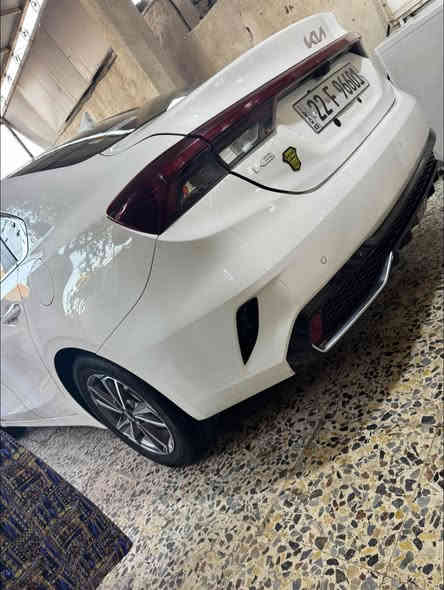 سلام عليكم كي 3 موديل 24 فول مواصفات رقم اربيل 
داخل ابيض 
مري طي 
هيتر مري 
سياقه ذاتيه
توقف ذاتي 
حساس امامي خلفي 
كشن كهربائي 
ملاحضه بيهه بارد جوه بك لات بصيط 
مكان بغداد 
 السعر 145 $/
***********
