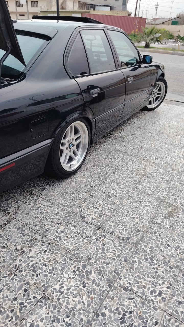 السلام عليكم
للبيع BMW 540
موديل 92
السياره بدون ضرر
صبغ عام جماليه
بجم عريض
فتحه
بصمه تشغيل عن بعد
كشنات جلد
تبريد ثلج
ويل M
صالنصه رياضي
ترايك وين مايعجبك
 مكينه اصل 30 ومبدلها 40
السياره احله من الصور تعال وشوف بعينك
اتصل على الارقام
***********
***********
