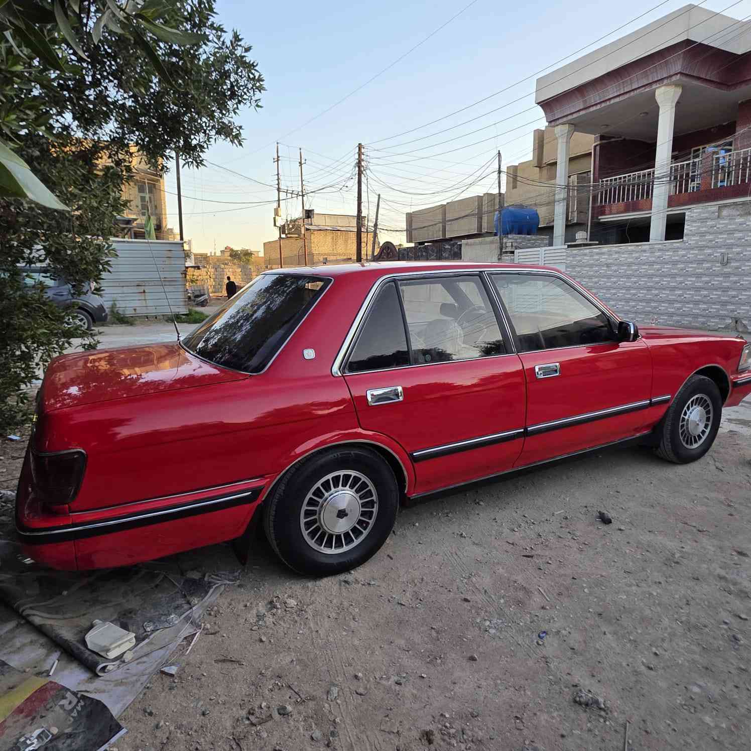 سلام عليكم سيدان موديل 1991سياره يسره بلاد كير ومكينه بطه مكفولته تبريد دفهه شغل تخم تاير جديد صدر مامي وخلفي جديد هزه جديد سنويه الى 29سياره مكفوله من ضربه بيه صبغ جمليه فقط ومكفوله من الكص والعيب شرعي سياره جهزه ومال جناي السعره 68مكاني بغداد بلديات وهذ رقمي ***********
