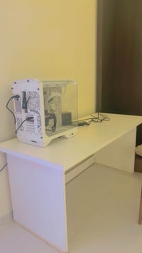 ميز كمبيوتر • نظيف جداً • بغداد دار السلام