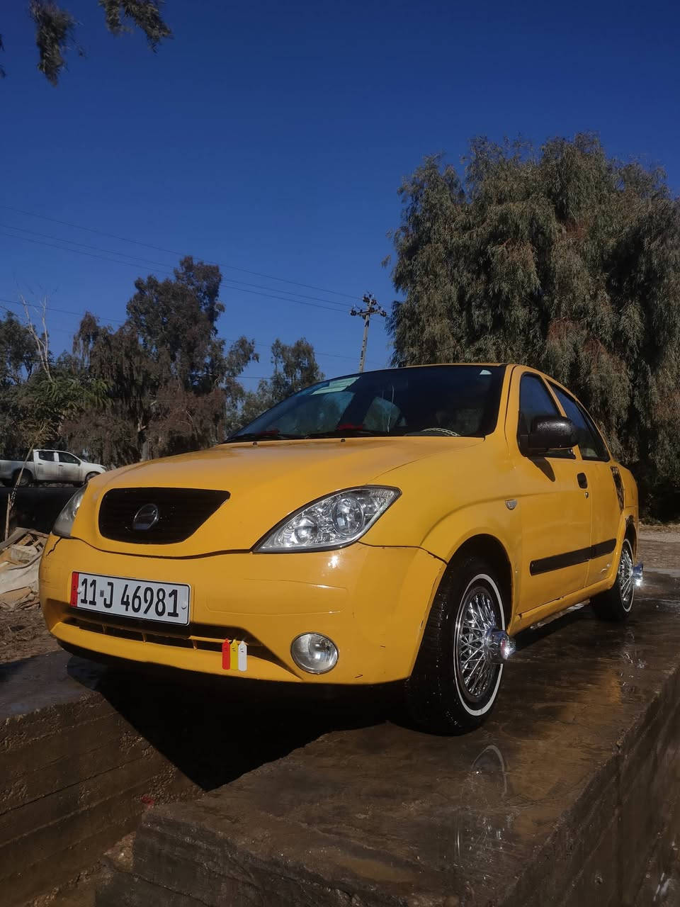 السلام عليكم للبيع طيبة 2015 رقم بغداد دولي مكينة كير حدادية تخم تاير تبريد تدفائة خير من الله شاشة كامرة تحكم استيرن سيارة حيل حلوة بية فقط جاملغ امبدا
وبية طخة امصلحة وبعدهي مامصبوغة اموظحة بصورة 
السعر 38 وبية مجال جدان قليل ***********
