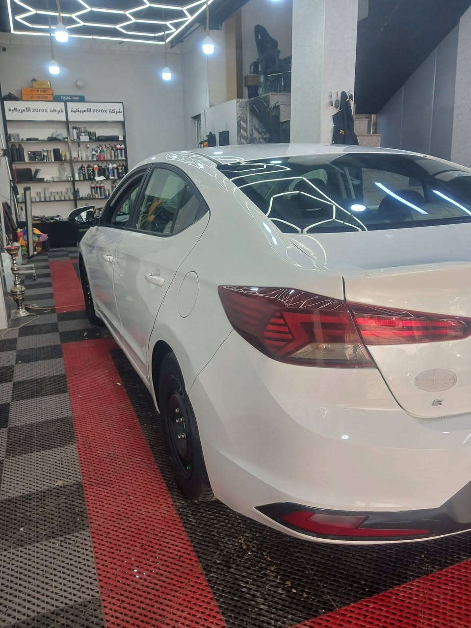 السلام عليكم النترا وراد امريكي موديل ٢٠١٩ حادثها جاملغ خلفي صدر امامي خلفي جديد مكينه ٢٠٠٠ بجمها كبس الرقم السياره بغداد ومكانها بغداد  سياره ليبل واحد السعر ١٣٠ وهذا رقمي ***********
