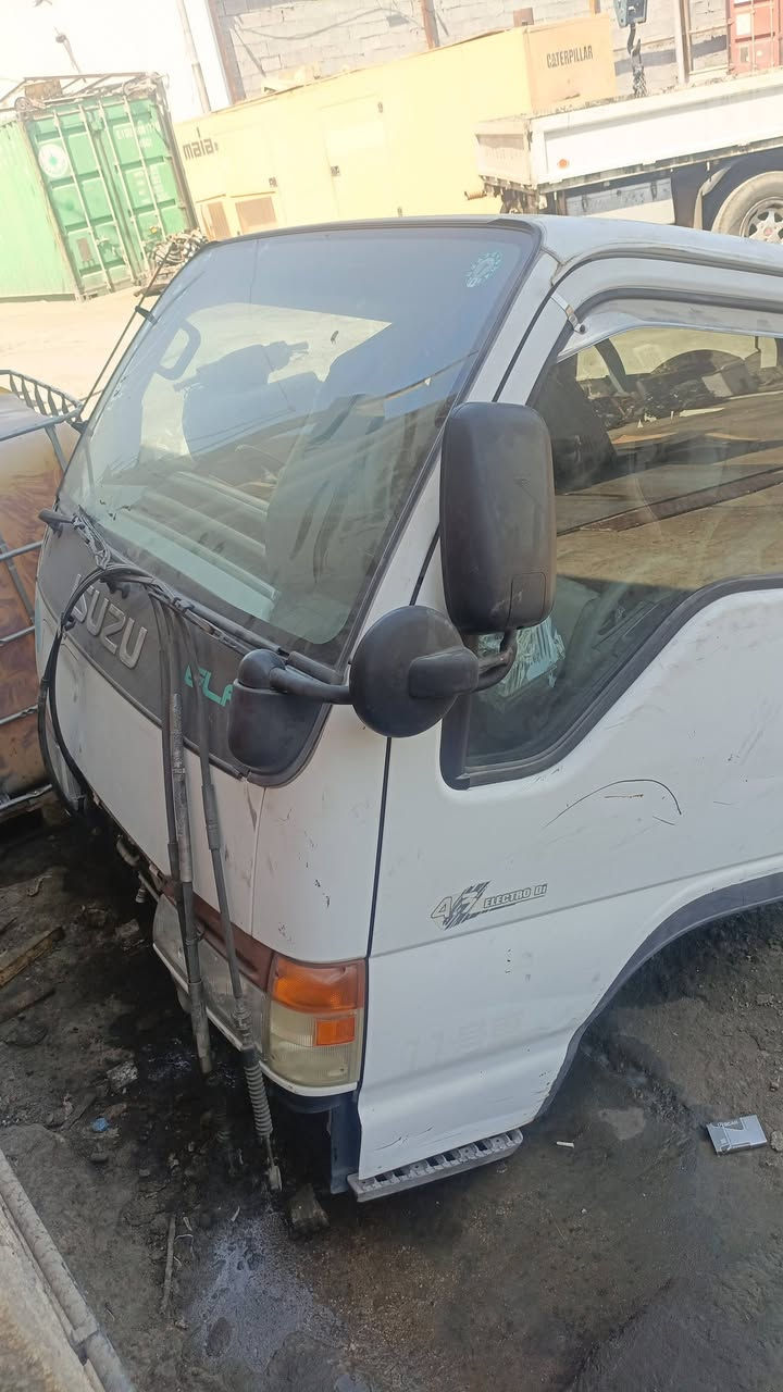 السلام عليكم ورحمة الله وبركاته
متوفر قماير ازوزه 3 طن 2 طن

كنتر بزون 3 طن

ازوزا شيطان 3 طن

العنوان بغداد شارع الضلال

***********
