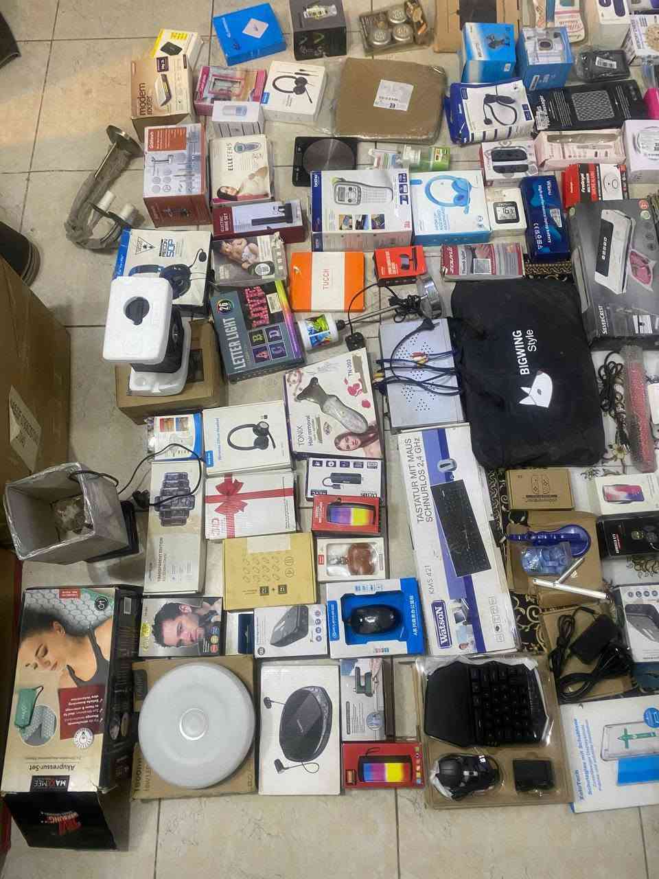 بيع شلعة كاملة من أغراض متنوعة وبأسعار مميزة
 🎁 هدية مجانية: 4 ساعات أنيقة!
*********** ☎️
*********** ☎️
