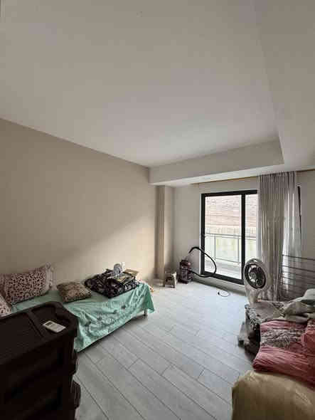 ‼️بيع مستعجل
شقة للبيع مع الاثاث كامل في مجمع / القرية الفرنسية 1 / بحالة ممتازة و موقع مميز بسعر مناسب جدا 

مجمع / القرية الفرنسية 1 / دهوك

الطابق / 3

الاتجاه /  جنوب غرب ( واجهه دهوك و جبل زاوا )

المساحة / 146 م

 غرف نوم عدد 2 /  استقبال /  مطبخ /  صحيات / بلكونة

‏‎‏‎للاستفسار الاتصال على 

‏‎‏‎مكتب VIP للعقارات / دهوك 

*********** /  *********** 

‏‎‏#realestate #duhok #عقارات #explore #viral #fyp⁩⁩
