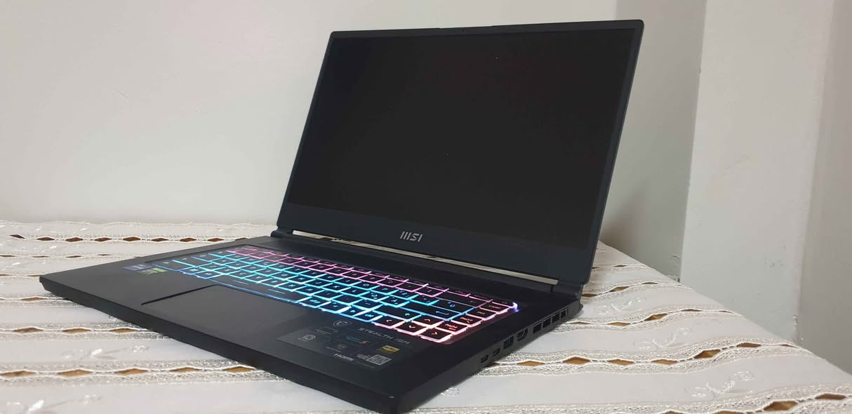 Stockage 1tb ssd nvme 
Ram 16g ddr4
 Batterie excellente 
Chargeur original 
Windows 11 
clavier rectoeclaire RBG
 Double graphique rtx 3050


**إذا كنت صاحب هذا الإعلان وتريد حذفه لأي سبب، رجاءا أرسل رسالة إلى الدعم الفني**