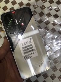 Poco f7  ونضيف جهاز جديد لون سلفر  ذاكرة 256  مشحون 56 مرة  صحة البطار...