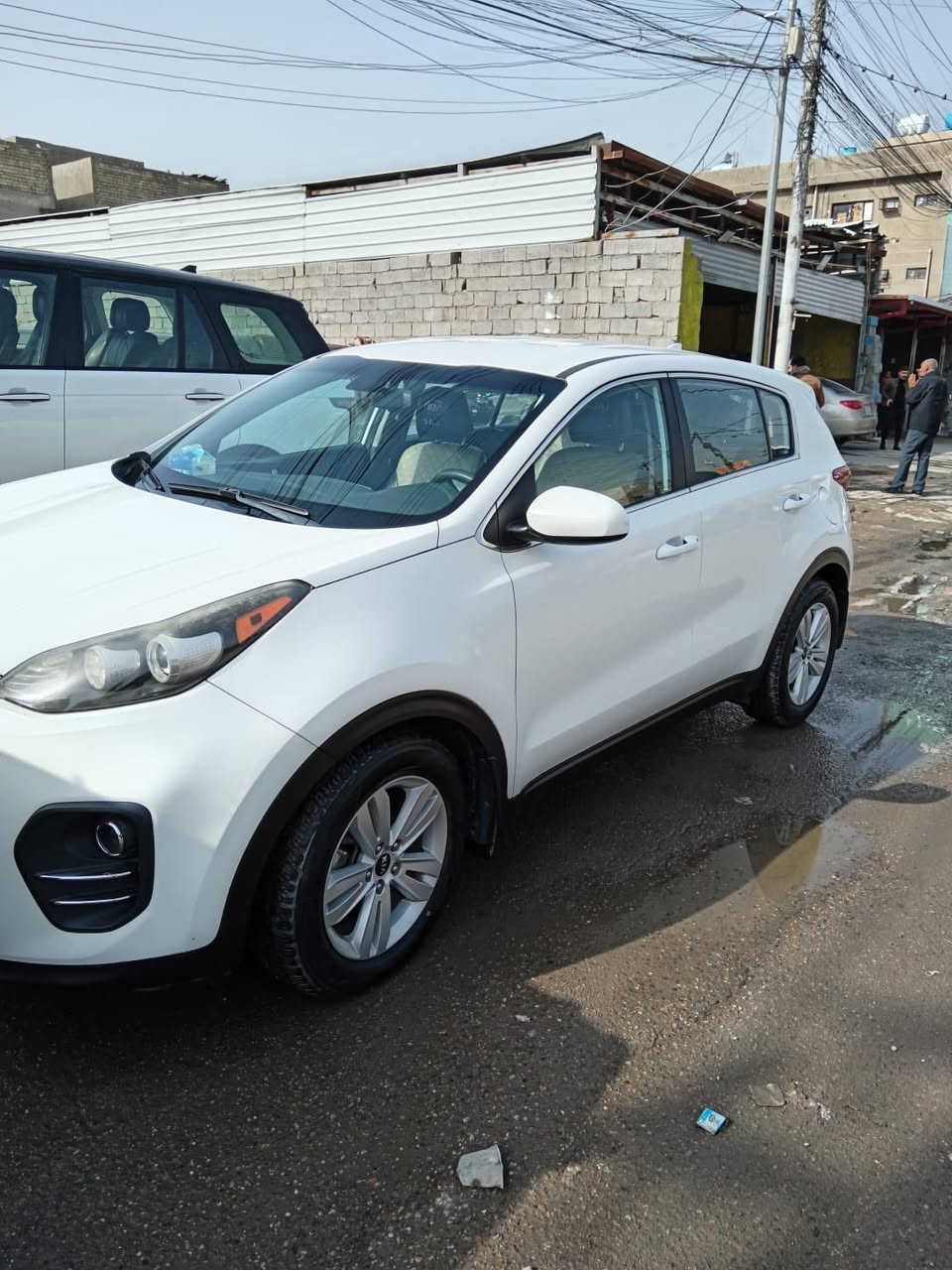 السلام عليكم 
سبورتج 2019 وارد امريكي بيه بابين صبغ عكس سايق سياره جديده ماشيه 98 الف كيلو مكانها بغداد للاستفسار ***********
