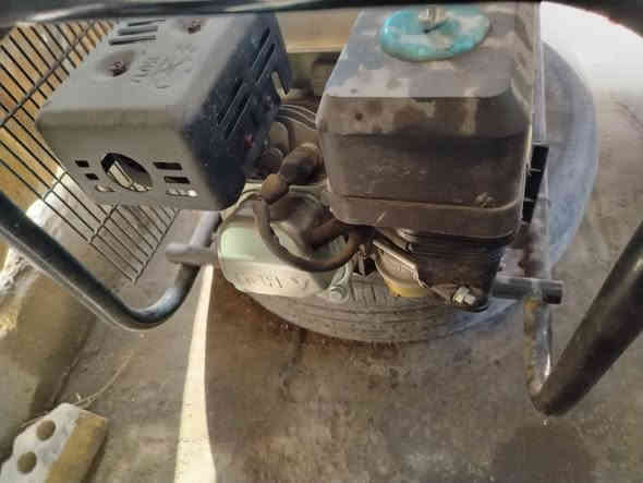 سلام عليكم مضخت غسل  للبيع واذا اكو مضخه كهربائي مراوس هم عادي  جديده صار اقل شهر من ماخذه وياه صونده 30متر سعر 200وبيه مجال  لعنوان بابل محاويل رقم لهاتف ***********
