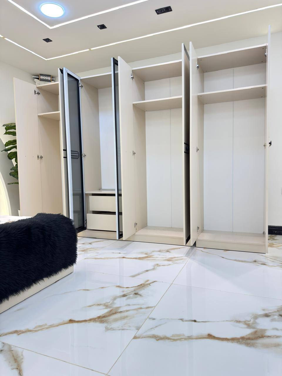 *موديل      إيدال 300        الجديد*

*7 قطع            كنتور ملحق 3 متر*

☄️مجرات داخليه بالكنتور
☄️ برغي وچوي حديد      🛠️🛠️🛠️

☄️ السرير مخزن ومقّطع من الداخل
☄️ القماش خاولي          🥰🥰

☄️ ارتفاع السرير   *130 سم*   ☠️ ☠️ 
☄️ مصنع 🏭    Madalyon 

☄️ إناره بالكنتور داخلي         🌗🌗
☄️ شغل ممتاز للغايه 

••                   *مليون و75 الف*                    ••

⭕️⭕️⭕️⭕️⭕️⭕️⭕️⭕️⭕️⭕️⭕️⭕️


**إذا كنت صاحب هذا الإعلان وتريد حذفه لأي سبب، رجاءا أرسل رسالة إلى الدعم الفني**