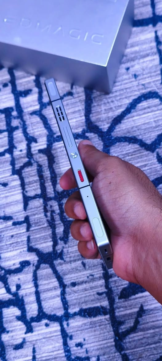 ريد ماجك 9 برو نظافته 99 بالميه
كامل غراضه

ذاكره 512 رام 16+12

120 فريم

بطاريه عملاقه 6500

شاحنه 80 واط سوبر جارج

مكاني نجف ***********
