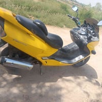 فورزة للبيع مكفولة من كلشي السعر 650 وبيها مجال قليل حك الجية077093775...