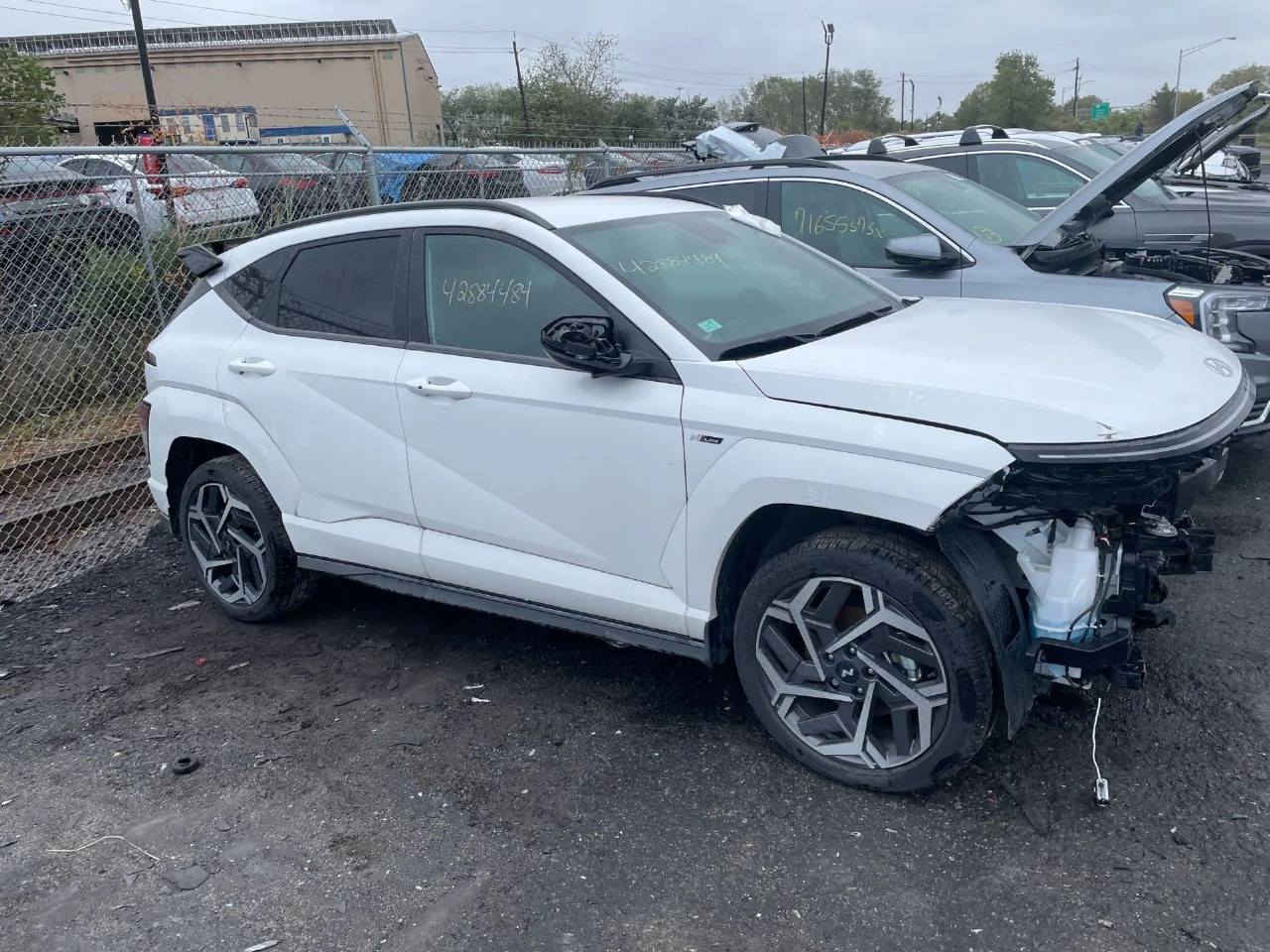 السلام عليكم 
هونداي كونا N LINE S 2024 فول مواصفات ما عدا البانروما السياره حالياً بغداد حادث موضح في الصور شغاله وتمشي على وضعها السعر 145 
للاستفسار ***********
