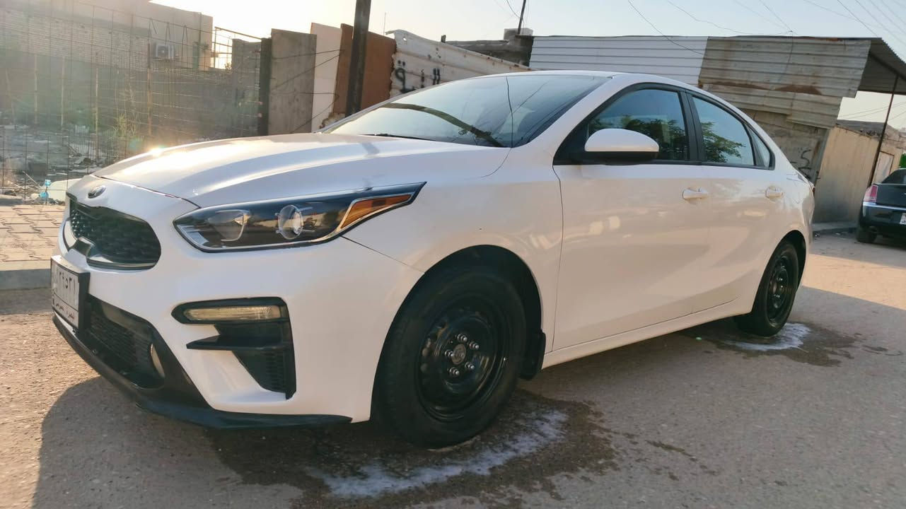 السلام عليكم كيا فورتي موديل 2021  معوقين سياره خارج العراق حادثهه بنيد وجاملق بس جاملق راجع نفسه بس بنيد مبدل سياره كير حداديه تخم تاير جديد بس ضعف بلمكينه ماشيه 145 السعر115$بيهه مجال الاستفسار *********** العنوان البصره الجبيله#
