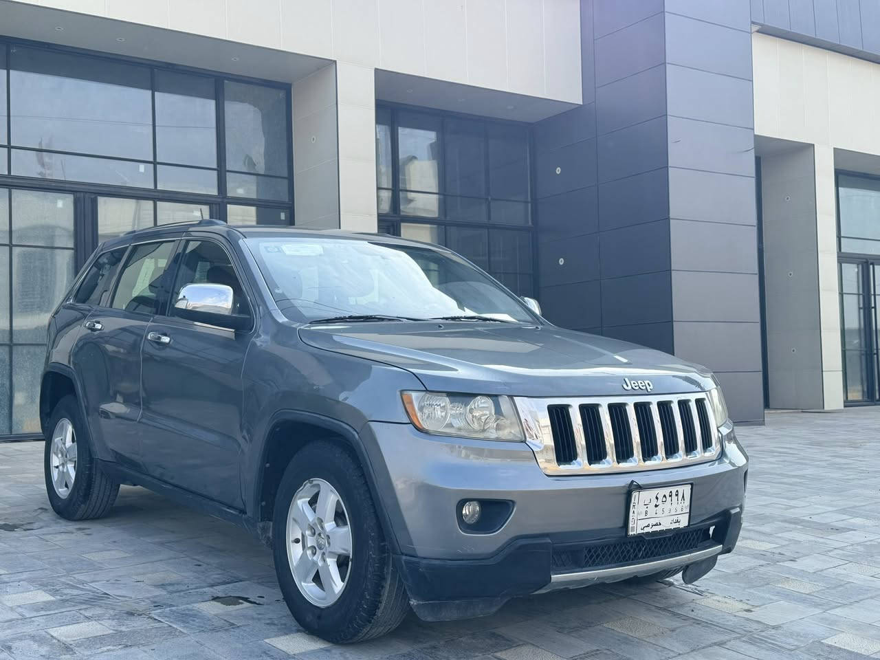 جيب شيروكي مديل 2012  كندي داخله كلين تايتل .
رقم بغداد ب اسمي شخصيا سنوية 2028
ماشيه : 125 مايل 
صدر امامي خلفي جديد
تخم تاير 
داخل عسلي 
كأمره خلفيه 
حساسات 
السياره كير محرك ع شركة ما ملعوب بي 
بالعراق صار بيها صبغ بدون دواخل بدون ضربة بدون معجون فقط رش ومنزل السونار بالمنشور 
السعر : 157$ 
 الاستفسار:*********** 
مكان السيارة صلاح الدين قضاء بلد
