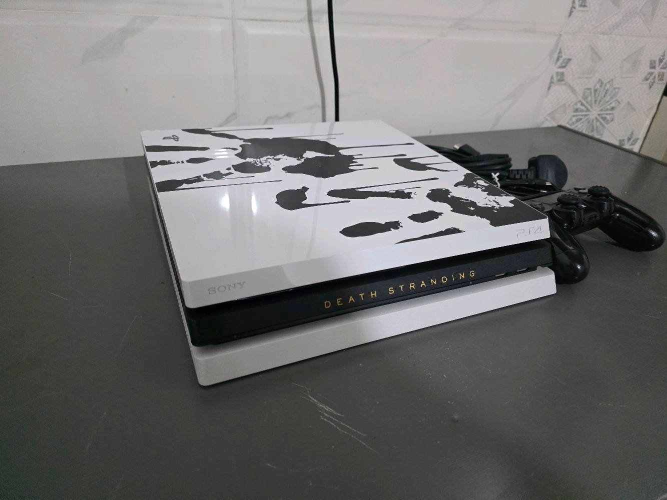 للبيع بلي 4 برو مهكر نسخة DEATH STRANDING ذاكرة 1 تيرا نظافة 100% تهكير قرص 11.52 وياه جوستك اصلي وكيبلاته بي 8 العاب وتكدر تضيف العاب بعد للبيع سعر ٤٢٥ او مراوس ب5 عنواني بغداد اي استفسار عالرقم *********** ماعندي توصيل 