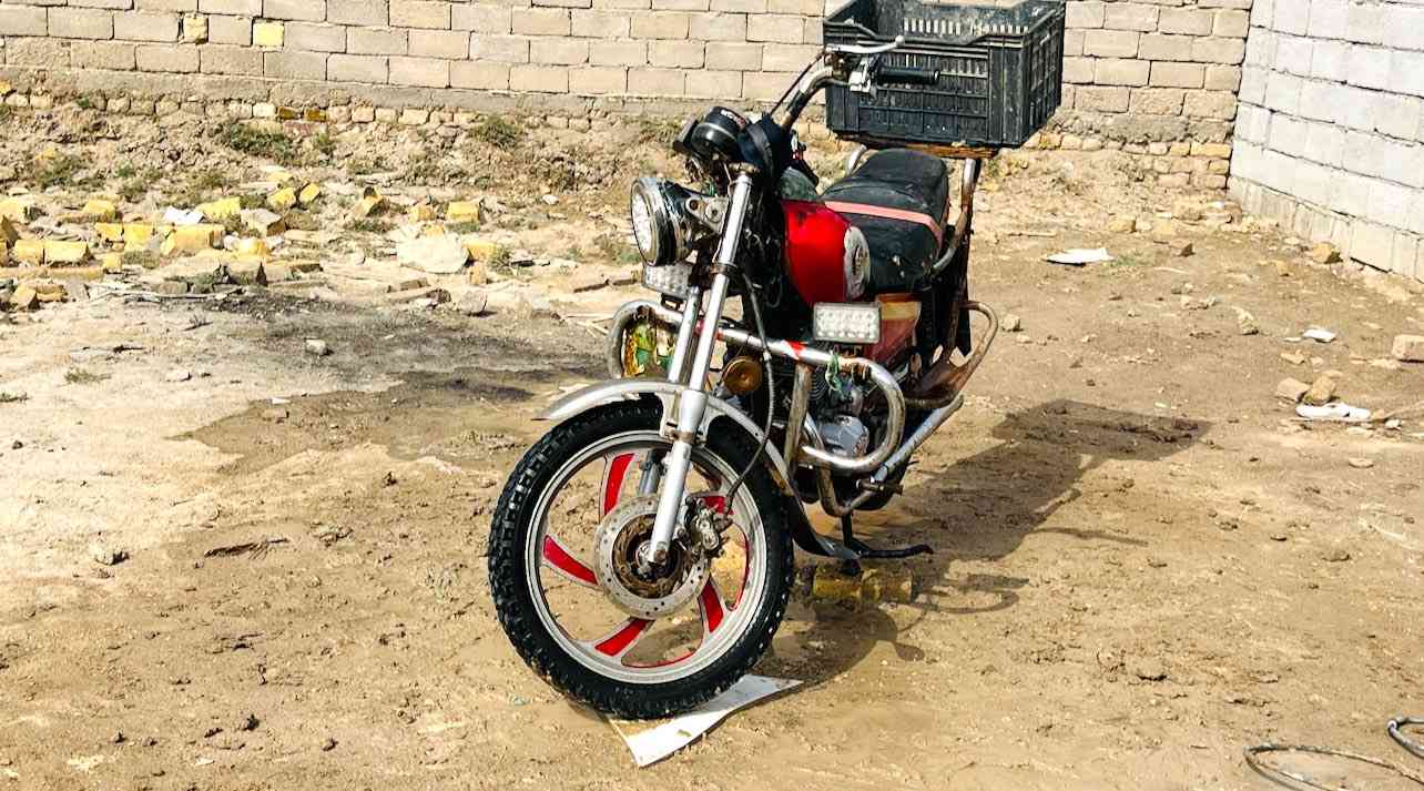 جوندة للبيع موديل 15اوراق اصولية شغالة دك سلف وطلع بس يرادلها ترتيبات شوية مكينة نضيفة كرهبائيات شغالة ب300وبيها مجال قليل (مكاني لسماوة قضاء لخضر )رقم صاحبها لاستفسار ‭0783 351 2560‬ (مكلف بلنشر خاص مارد )
