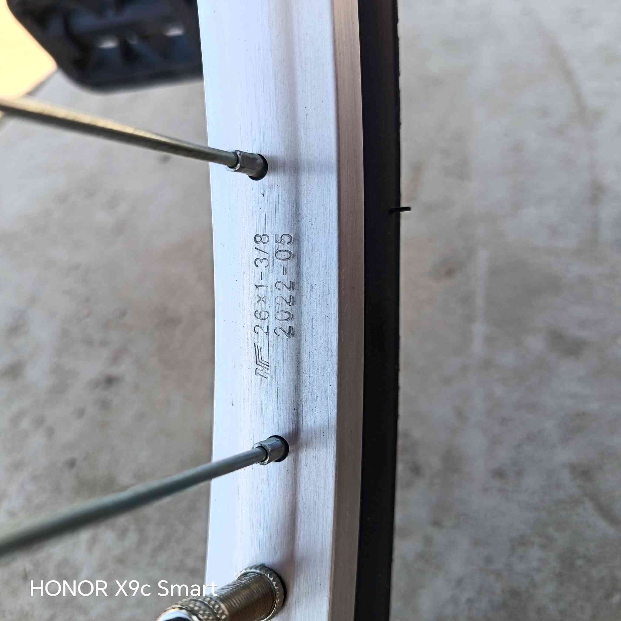 سلام عليكم باسكل للبيع موديل 22  لون مميز السعر 180 وبي مجال رقمي *********** مكاني حله ابو غرق
