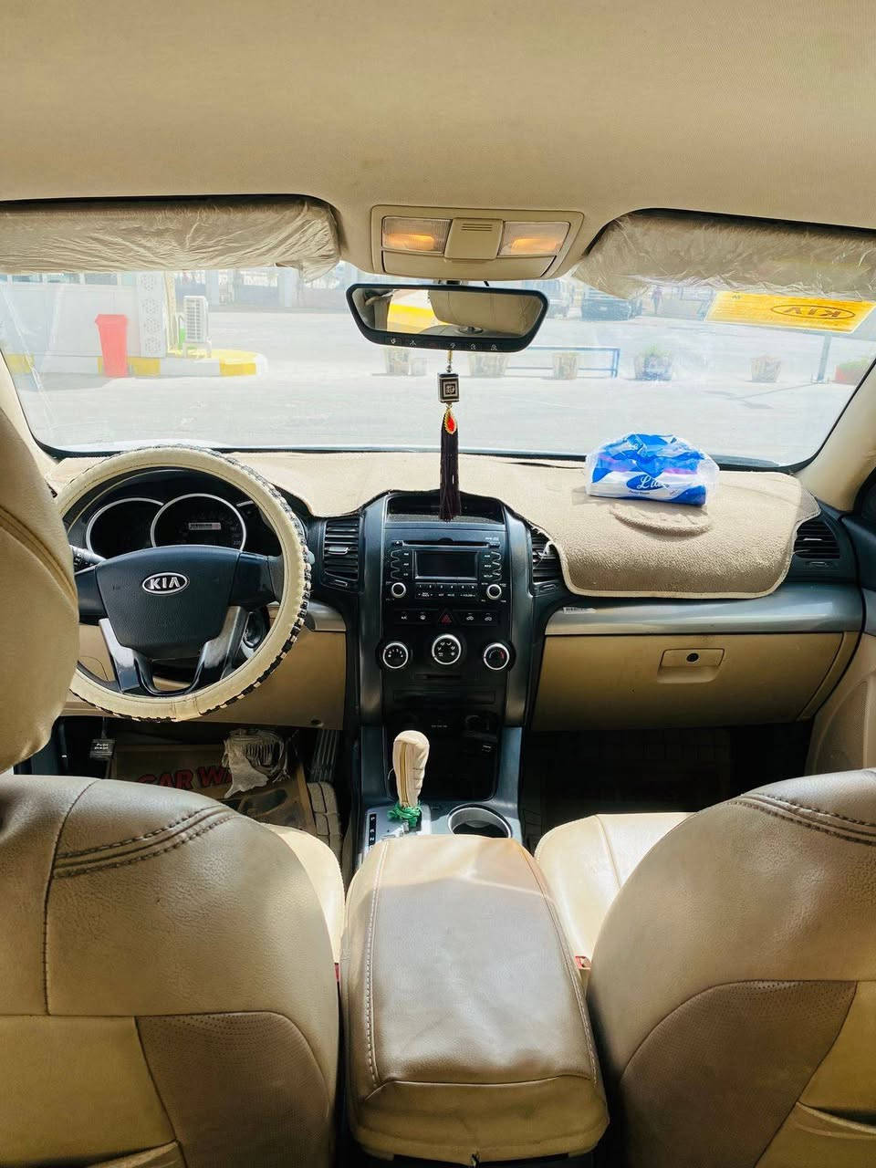 السلام عليكم 
من رخصة الأدمن سورنتو للبيع موديل 2012 وارد خليجي نص فول السيارة جاهزة من كلشي مكينه كير مكفولات تخم تاير جديد توه شاده سيارة مكفولة فقط ضربة  بالصندوق رقم بصرة سنوية بأسمي إلى 2027 مكاني البصرة
السعر 140وبيها مجال لطيفين
اللاستفسار ***********
