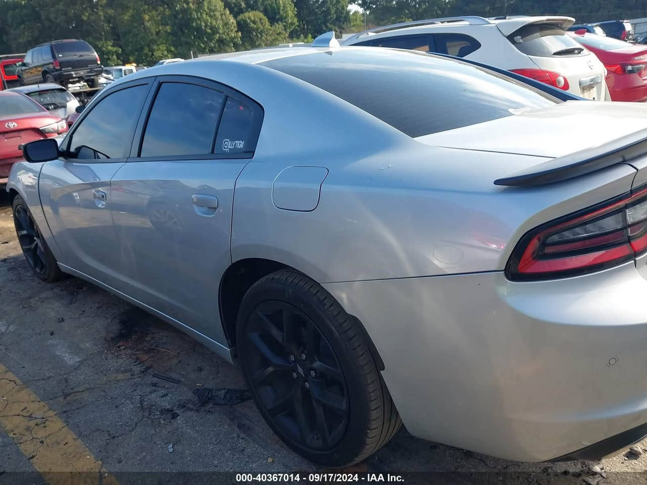السلام عليكم جاجر موديل ٢٣ sxt  للبيع السيارة نظيفة جدا استخدام شخصي السعر ب٢٣ الف  مواصفاتها معروفة مابيها نقص برغي مكاني بغداد بالصور رقم الشاصي تكدر تعرف كل تفاصيل الحادث رقم تلفوني *********** وتساب موجود

