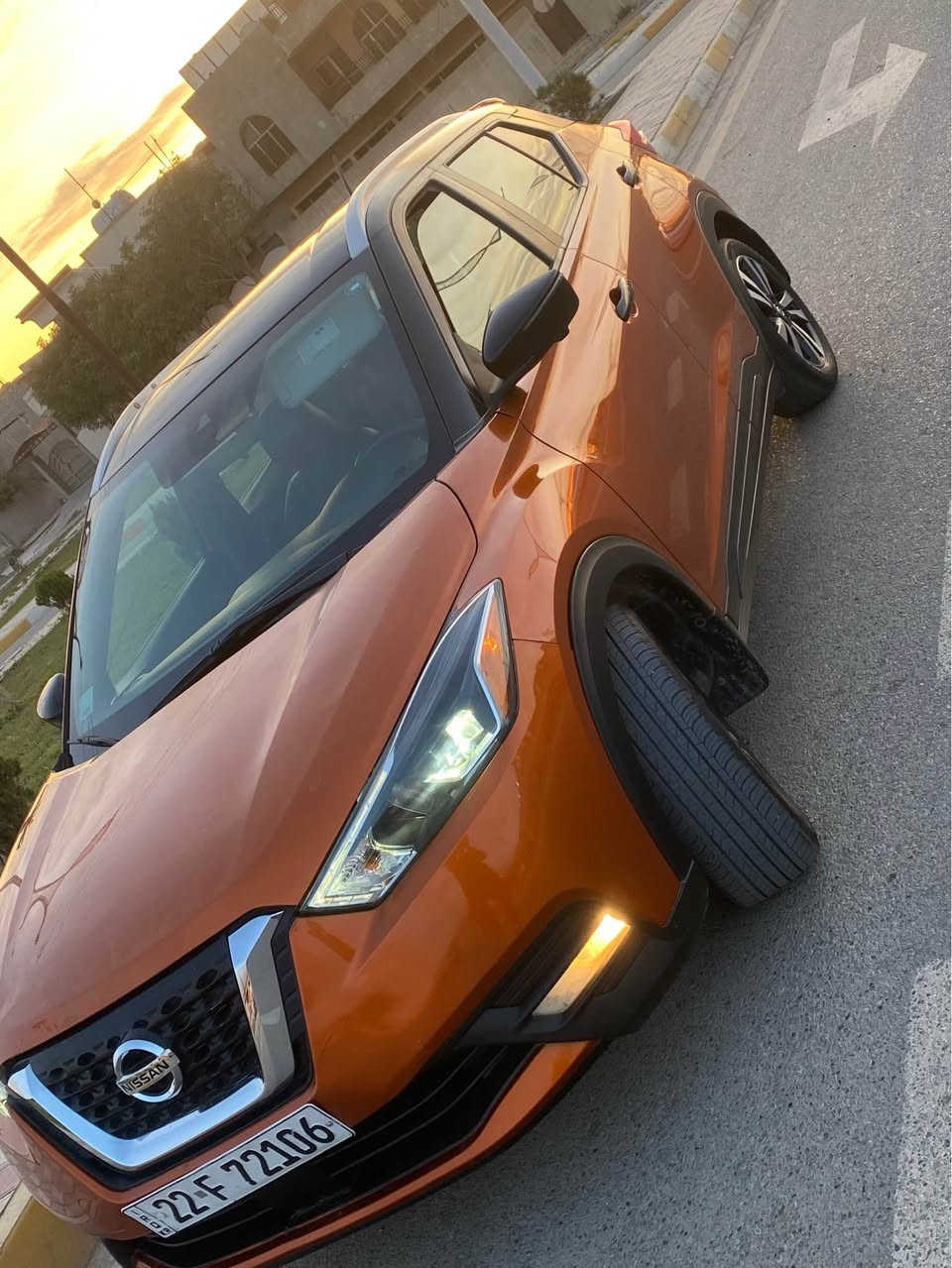 سلام عليكم نيسان كيكس للبيع 
موديل ٢٠٢٠
لون مشمشي السياره فول SRالمرغوبه موصفات سقف اسود 
كشنات جلد +تدفئ +ردار قيادة +مسار +بريك ذاتي خلفي امامي+حساس ٣٦٠ درجه+كامره دواره ٣٦٠ درجه+رادار بل مرايه + تشغيل عن بعد + سستم سمعات بلدي BOSE اهويه مصفات بيها بعد 
ضرار السياره كولش خفيفه موكانين بل بونيد بي صبغ كد ١٠ سنتيم فقط بدون شواصي بدون ايرباك حته دعاميه بلادي ليتات بلادي 
٣ انضمه eco+سبورت +S 
عداد الكتروني ليتات عدسه +ليد كشن اسود مطعمً مشمشي  السياره بسمنه اتريد وكاله او تحويل مكان السياره كركوك خضراء 
رقم جديد دولي اربيل 22 السياره مال بيت 
رقام الهاتف*********** كركوك, العراق
