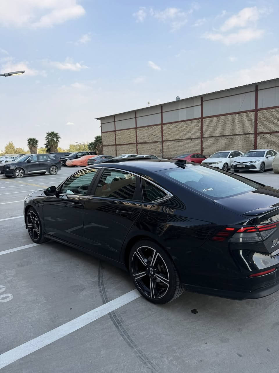 سعر بلاااااش مال بيع 170 وبيها مجال
هوندا اكورد 2024 Sport فوول
فتحه كراسي كهرباء مكينه 2000 
السياره حادثها جدا بسيط جاملغ وطرف بنيد وبيها شويه كلير من امريكه بنفس الصفحه مال سايق
ماشيه 25 الف وتخم تاير جديد سياره نظيفه 
رقمها بغداد باسمي 
*********** 
كل تفاصيل مكتوبه شراي يجي يشوفها
