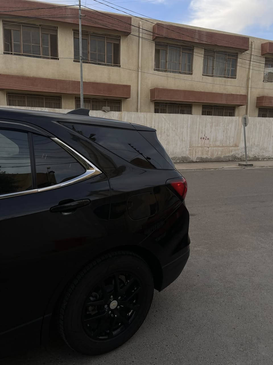 لسلام عليكم ايكوينكس 2022 
مواصفات LT معروفة محرك 1500 تيربو
ماشية 95 km
رقم اربيل
حادث جاملغ ايمن ايرباكات بلادي يعني بجم كبس بلادي 
وبيه باب ايمن صبغ فقط
ترايك للسعوديه ادامه كامله كلشي بيه بلادي وجديد
السعر 160 وبي مجال بسيط بيك خير وتدلل متوفر واتساب
*********** 
عنواني بغداد او فلوجة
