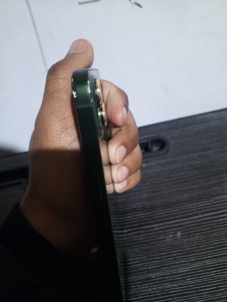 13عادي 128 بطاريه 82  فقط بي طخه صغيره بشاصي نضيف وشحن جيد للمراوس باقل منه سعره 380بي مجال قليل حك الجيه مستعجل ع بيعته ***********
