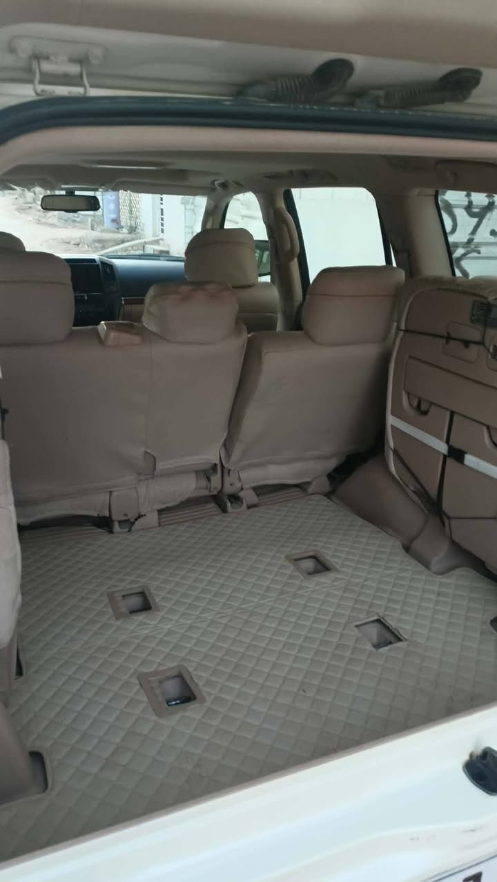 لاندكروز موديل 2012
مكفوله كفاله عامه 
محرك كير 
سياره جديده سياره نوع فطيم 
مداور ثاني يوم رقم بغداد 
للاتصال ***********
