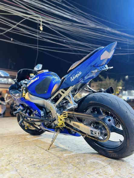 السلام عليكم كاوسكي 2004-636 كصة اوله مكينتها صفاره الدراجه مابيه اي نقص كبل للشارع جيب فيتر وافحص 
البياع - تقاطع درويش 
 *********** للستفسار اتصل خاص ما متواجد
