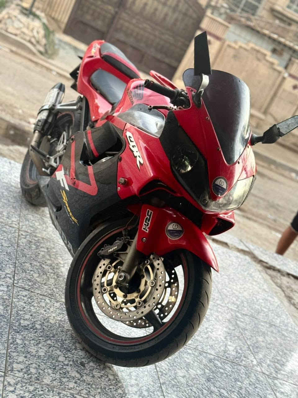 F4i موديل 2004
اوراقها كامله مكمركه باقيه بس لوحات

مكينه مفتوحه مجفته جديد بعدها ع سحك  

مكانها الدورة شارع ابو طيارة 

الدراجه جاهزه مابيها نقص 

***********
٢٢ وبيها مجال

