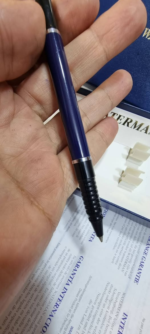 تحية طيبة  ،،،
#سيت_اقلام_وترمان  #WATERMAN PARIS  
        الصنع  : فرنسي #اصلي  ، MADE IN FRANCE  ، 
       #جديد غير مستخدم  ، إنتاج #قديم  ، بالعلبة #الأصلية  ، 
        حبر + جاف  / اصدار #كلاسك بلون #ازرق غامق مميز ، 
السعر  : 95 الف ، 
يوجد توصيل  .


**إذا كنت صاحب هذا الإعلان وتريد حذفه لأي سبب، رجاءا أرسل رسالة إلى الدعم الفني**