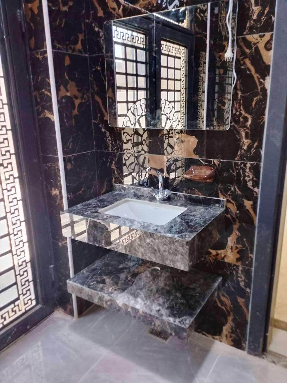 مكلف باالنشرتأسيس ماء ومجاري شغل درجه اولى مع ضمان بل عمل ***********
