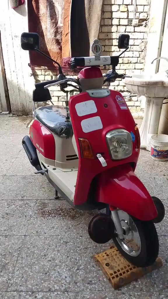 السلام عليكم بوليس للبيع كفاله عامه كفرات ختم واحد بلاديات مكينه ممفتوحه نكرا سلف بكل وكت اوراق موجوده 
زوج تايرات جدد الدراجه رمبه شوف عينك السعر 700 المكان بغداد مدينة الصدر ملاحظه ابيع بدون الغراض 
***********
