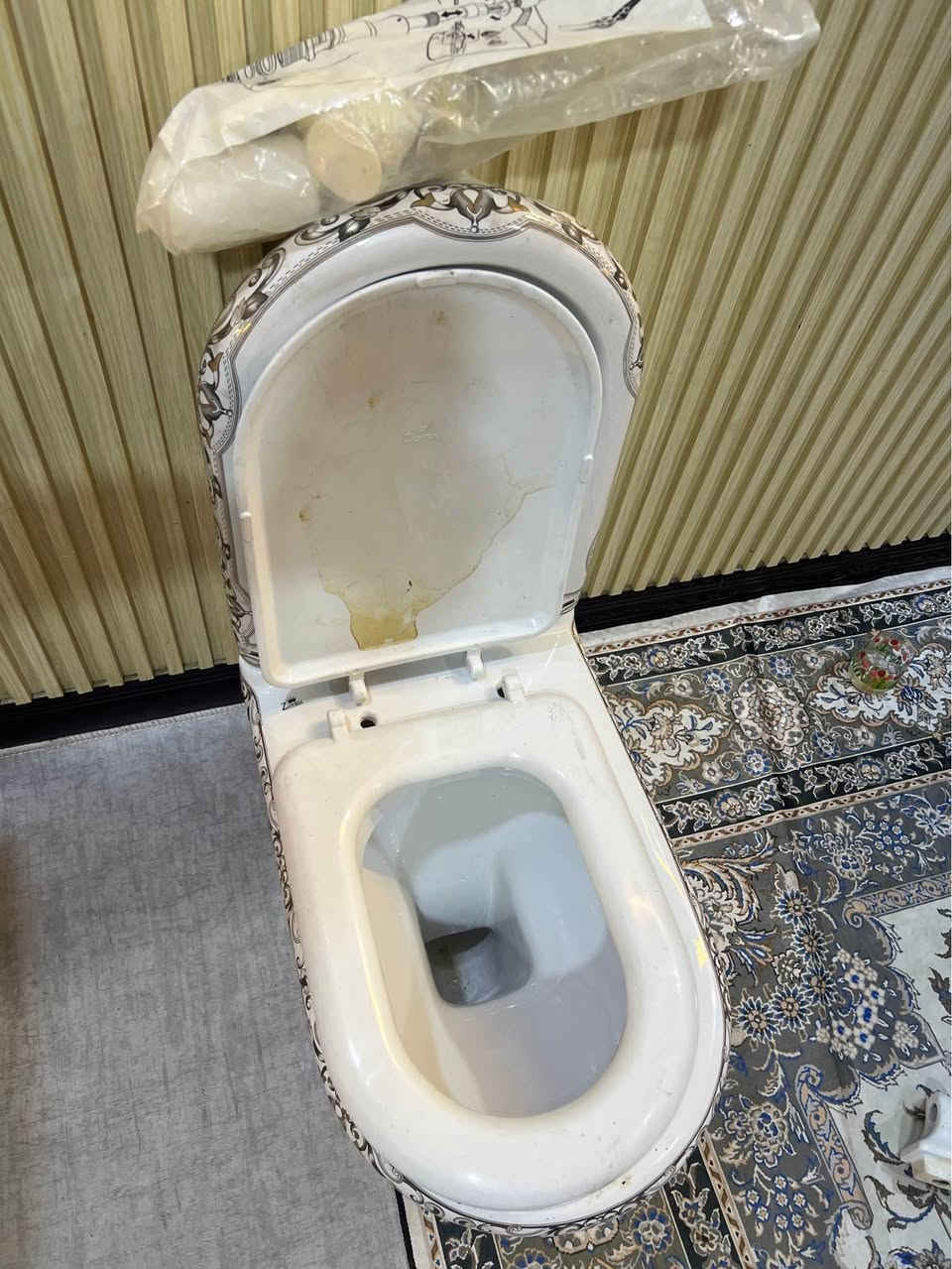 السلام عليكم غربي جديد غير مستعمل زايد عندي العنوان الجمهوريه للاستفسار *********** واتساب البصرة, العراق
