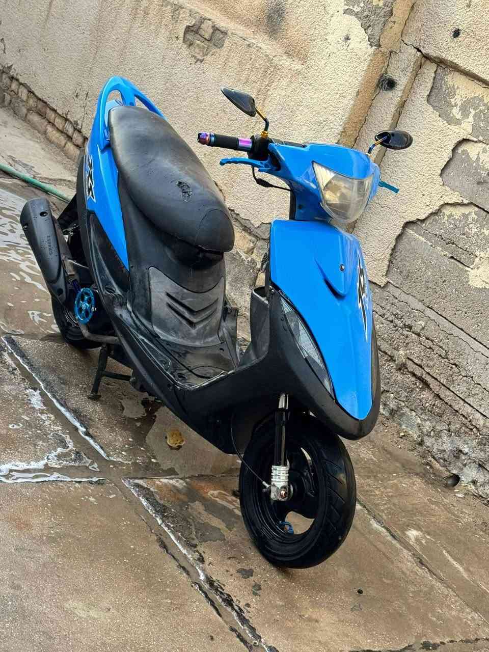 سلام عليكم ماكس عدله
بوشه ٥٠ شلعه معدل دراجه نظيفه 
نقصها بس لحيه لحيتها مكسوره 
السعر ٣٠٠ قفل 
واتساب ***********

