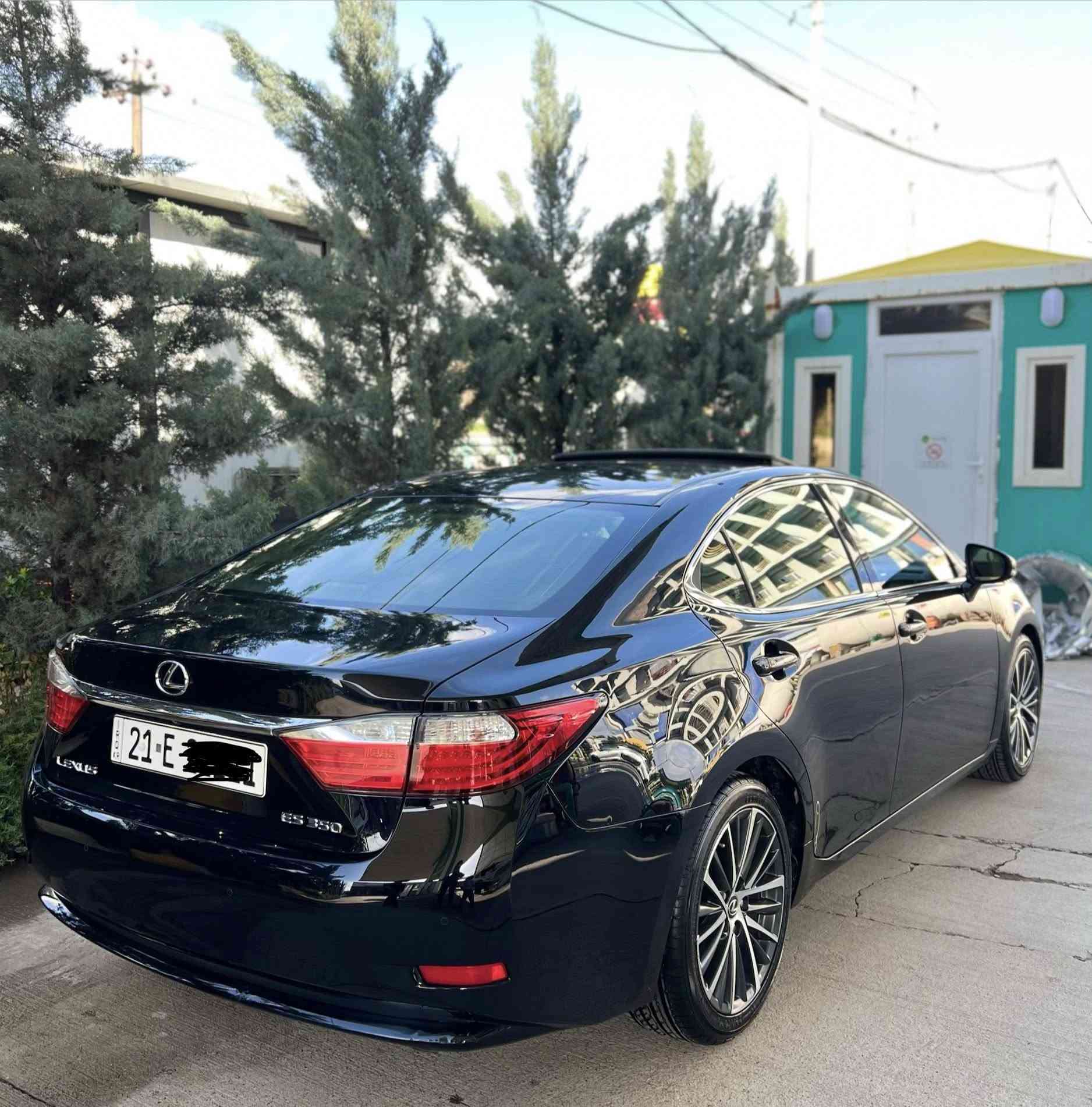 Lexues 350 2013
لیگزز ٢٠١٣ es 350 خلیجی
بێ بۆیاخ تەنها پەڵەیەک ساردی هەیە زۆز زۆر تازەیە  گێڕ  و مەکینە بەشەرت نەکراوەتەوە سەنەوی تازەیە و بە ناو خۆمە
٤ تایە و ویلی لۆکی لە ژێرە هی شکڵ نوێ پێش و دوای تازە داگیراوە تەبرید ساردی گەرمی بەشەرت
فول فول مواسەفات :  eco.normal.sport -جلد - بەسمە - سڵاید- ٥ پەردە  - کوشن خەزن - کوشن سارد و گەرم پێشەوە و دواوە - بەخی ئاو - ٦ حاسە - ئاوێنە کارەبای .زۆر  مواسەفاتی تر .
*********** 
شوێن سلێمانی
نرخ: ١٨٢ مجال
