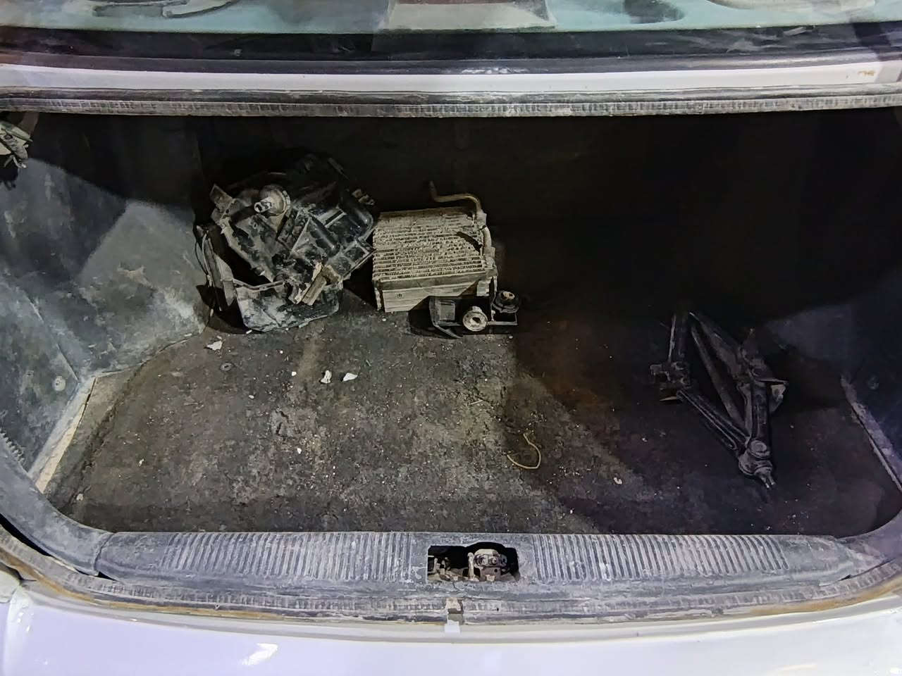 سلام عليكم اكسنت موديل ٢٠٠٠بسمي كربلاء مصبوغة عام مكفولة من الضربة كلهة بلادية تبريد منضومة بل جنط جديدة مشادهة حدادية جديدة مكينة ١٦٠٠مسكرجديدة حدادية جديدة تخم تاير مكانهة كربلاء *********** السعر ٤٨بيهة مجال بصيط
